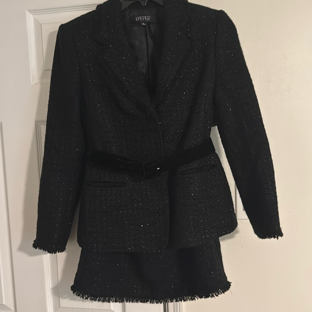 KASPERS BLACK SUIT JACKET AND SKIRT